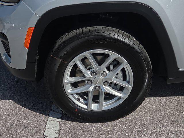 new 2025 Jeep Grand Cherokee car, priced at $32,395