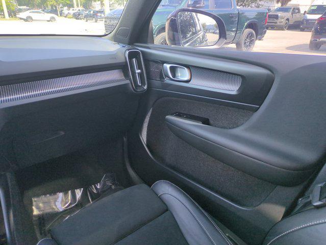 used 2022 Volvo XC40 car, priced at $23,997