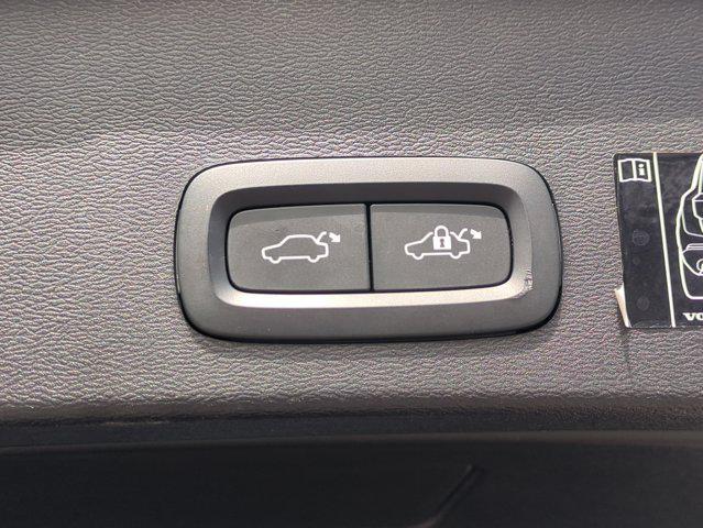 used 2022 Volvo XC40 car, priced at $23,997