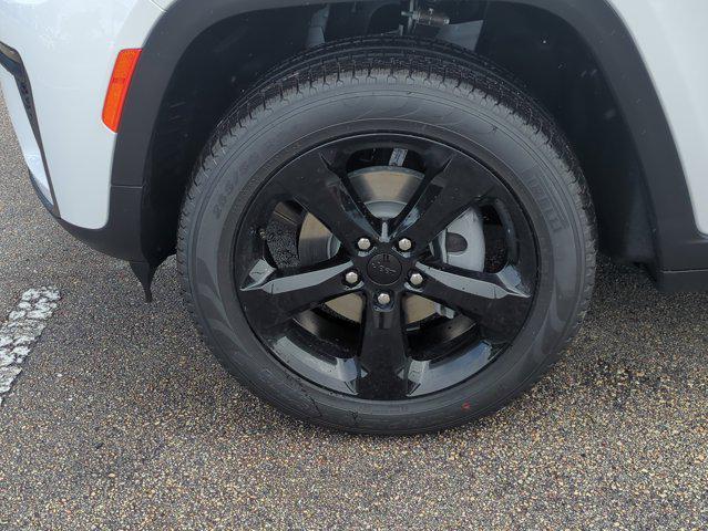 new 2026 Jeep Grand Cherokee car, priced at $43,726