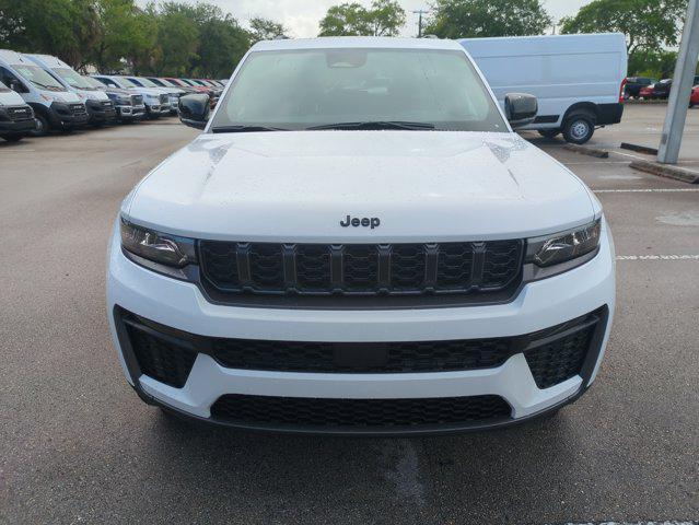 new 2026 Jeep Grand Cherokee car, priced at $43,726