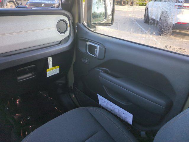 new 2026 Jeep Gladiator car, priced at $42,179