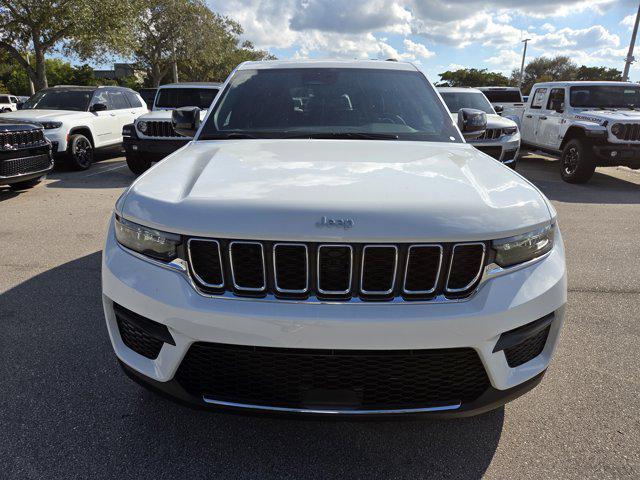 new 2025 Jeep Grand Cherokee car, priced at $37,001