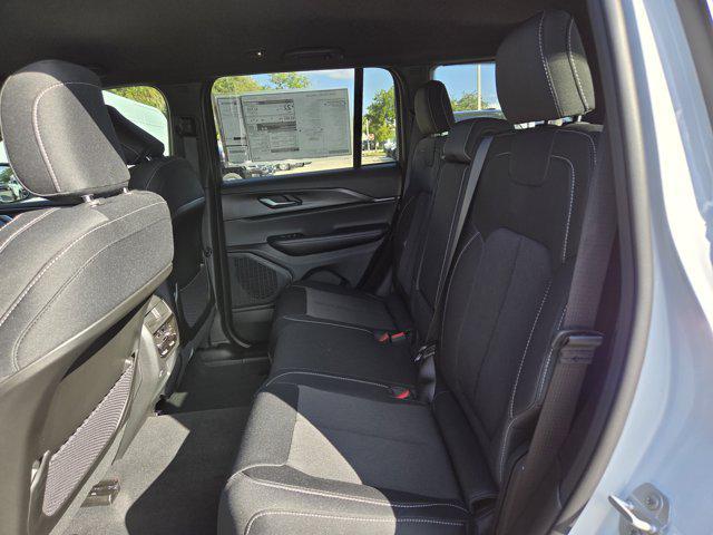 new 2025 Jeep Grand Cherokee car, priced at $37,001