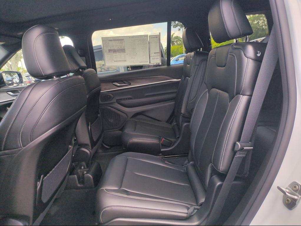 new 2026 Jeep Grand Cherokee L car, priced at $43,585
