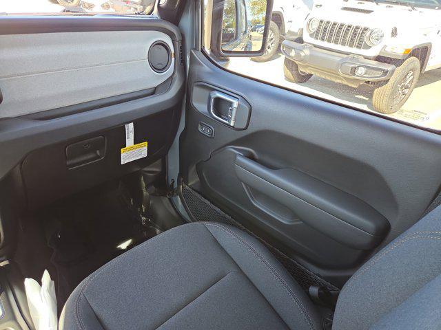 new 2026 Jeep Gladiator car, priced at $40,906