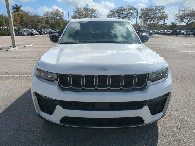 new 2026 Jeep Grand Cherokee car, priced at $40,922