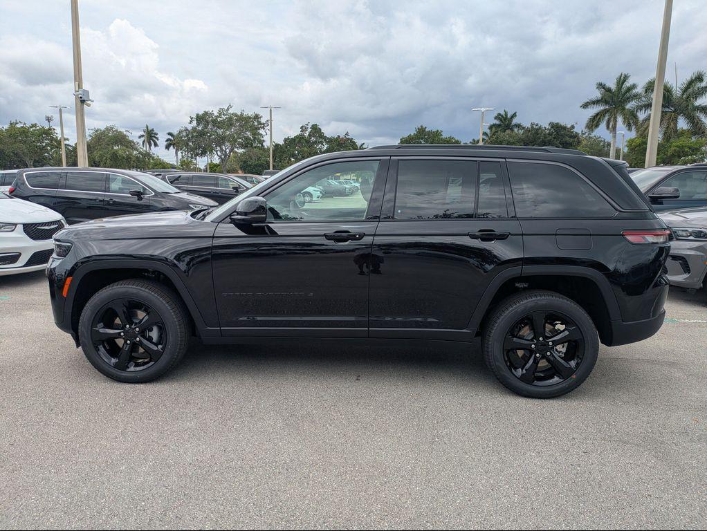 new 2026 Jeep Grand Cherokee car, priced at $43,834