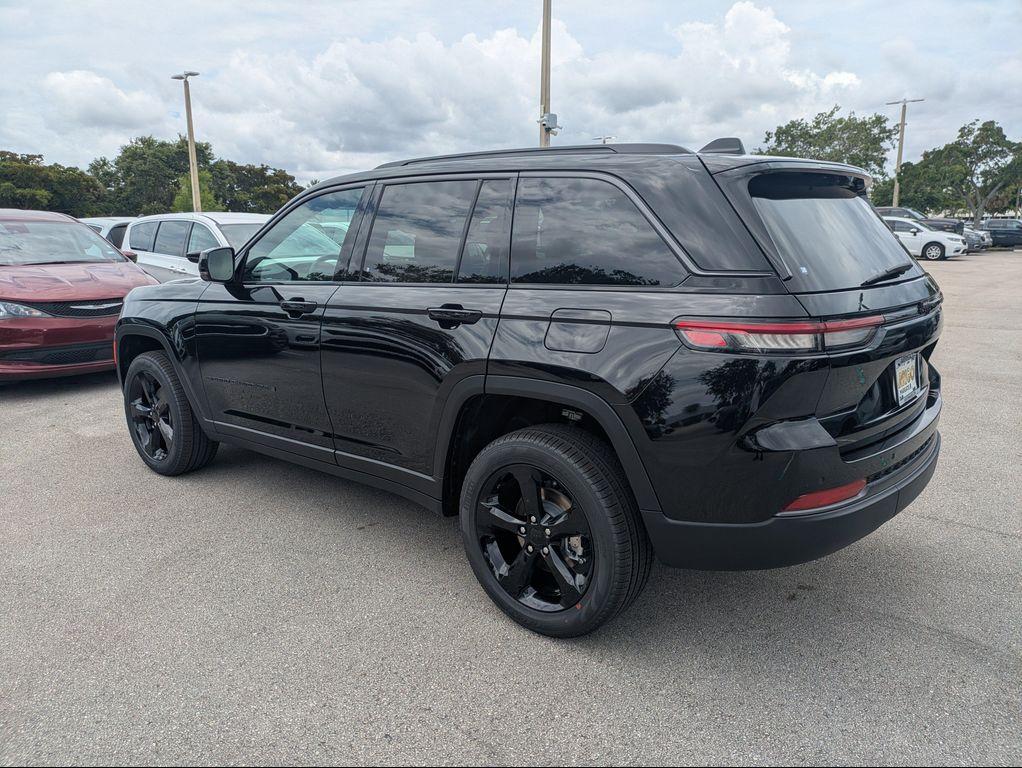 new 2026 Jeep Grand Cherokee car, priced at $43,834