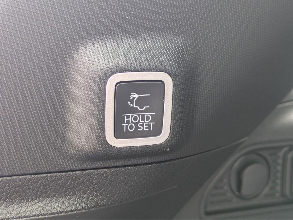 new 2026 Jeep Grand Cherokee car, priced at $43,834