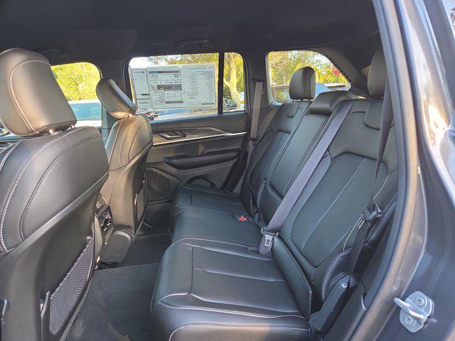 new 2025 Jeep Grand Cherokee car, priced at $39,520