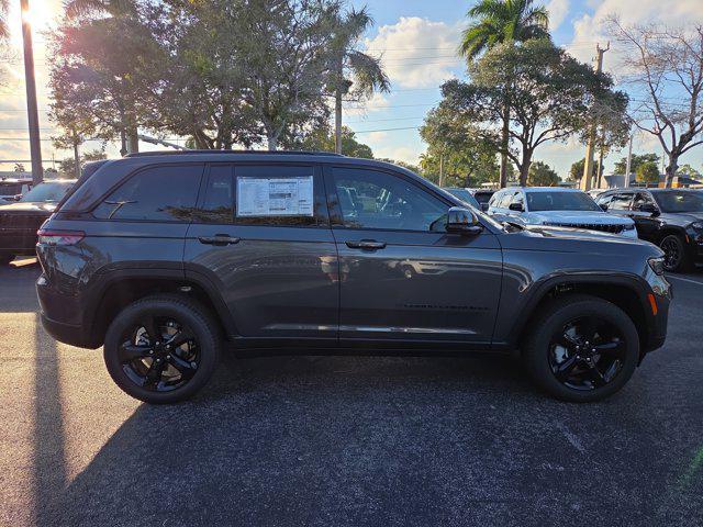 new 2025 Jeep Grand Cherokee car, priced at $39,520