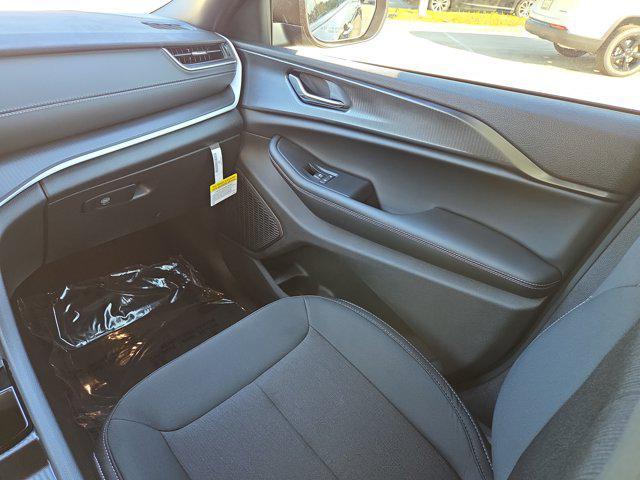 new 2025 Jeep Grand Cherokee L car, priced at $31,990