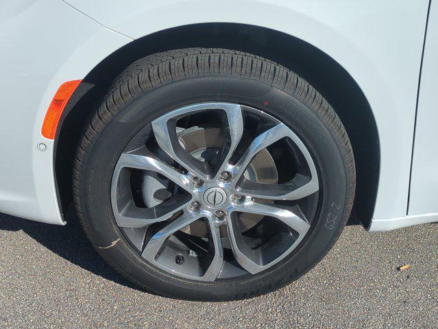 new 2026 Chrysler Pacifica car, priced at $52,621