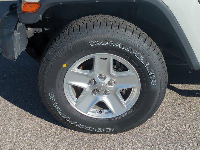 used 2020 Jeep Gladiator car, priced at $23,612
