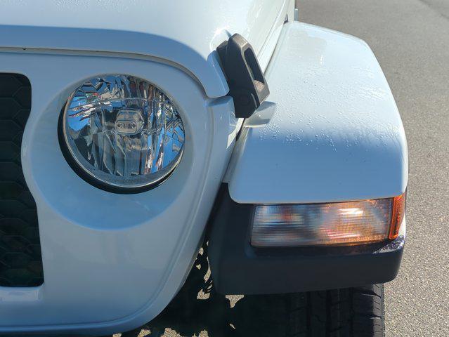 used 2020 Jeep Gladiator car, priced at $23,612