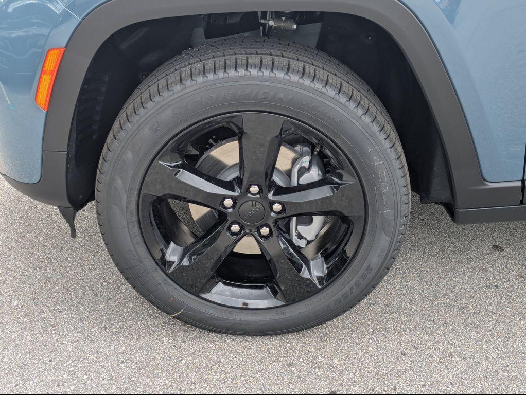 new 2026 Jeep Grand Cherokee car, priced at $43,281