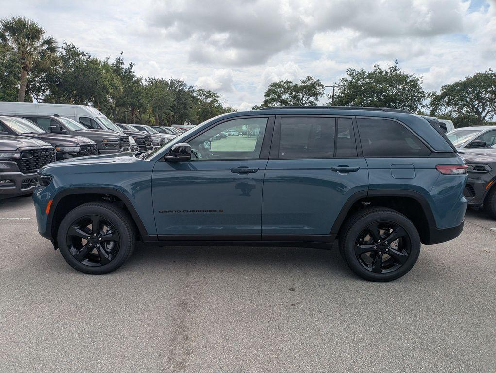 new 2026 Jeep Grand Cherokee car, priced at $43,281