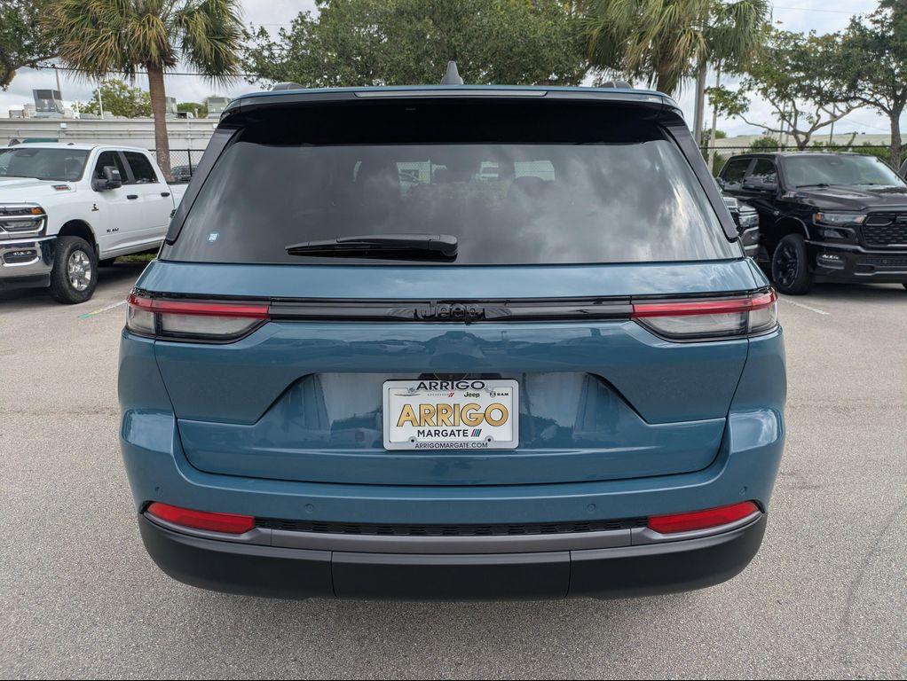 new 2026 Jeep Grand Cherokee car, priced at $43,281