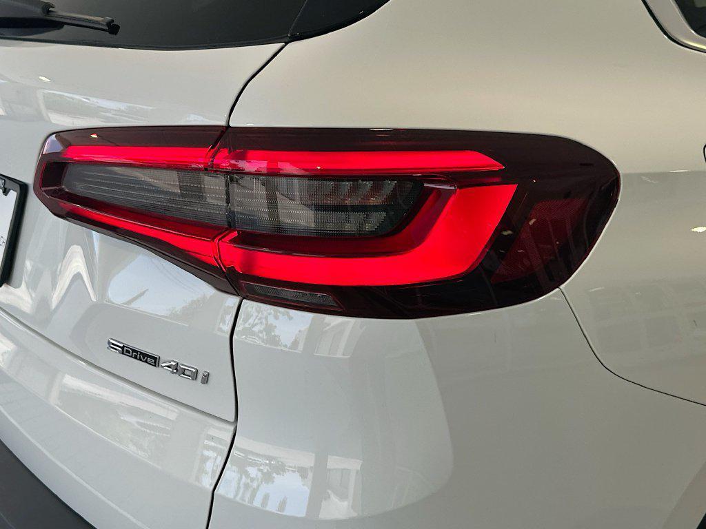 BMW X5 view 24