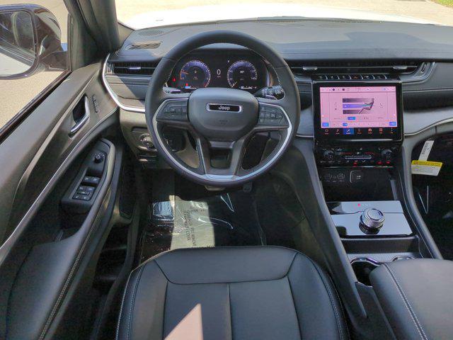 new 2025 Jeep Grand Cherokee car, priced at $38,049
