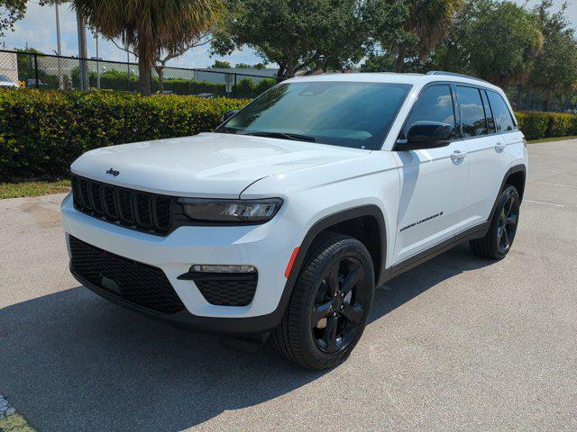 new 2025 Jeep Grand Cherokee car, priced at $38,049