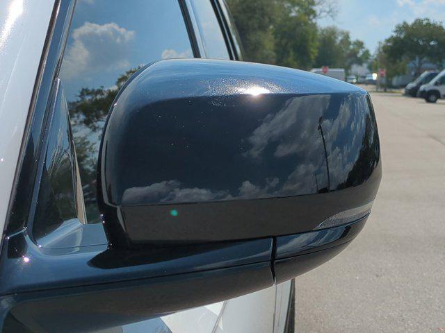 new 2025 Jeep Grand Cherokee car, priced at $38,049