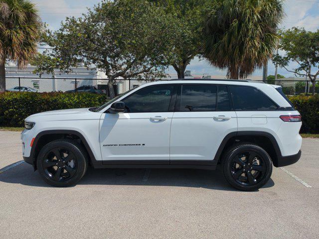 new 2025 Jeep Grand Cherokee car, priced at $38,049