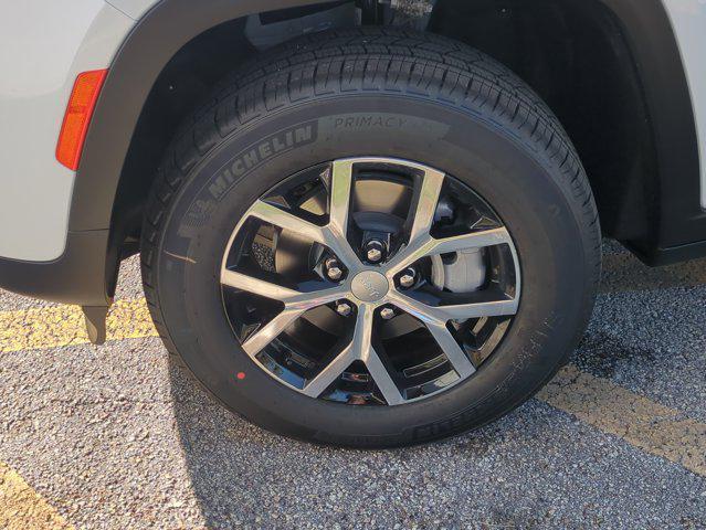 new 2025 Jeep Grand Cherokee car, priced at $35,972