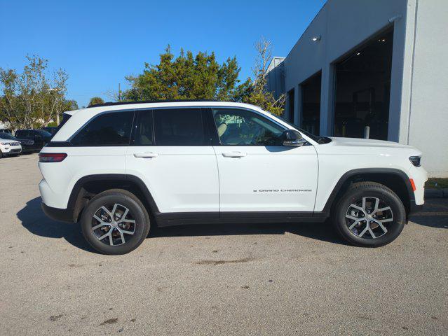 new 2025 Jeep Grand Cherokee car, priced at $35,972