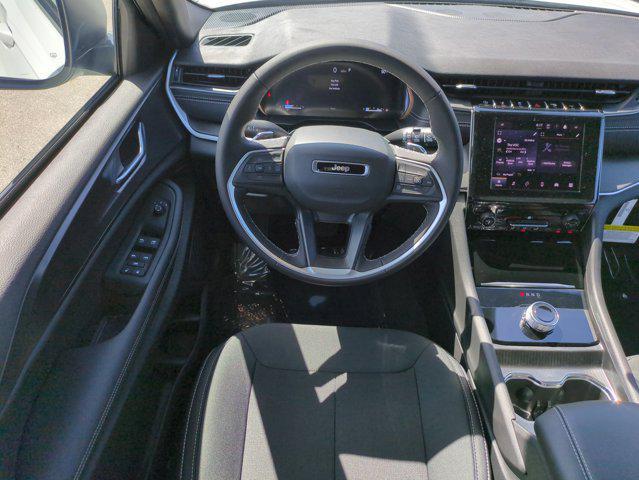 new 2025 Jeep Grand Cherokee car, priced at $32,177