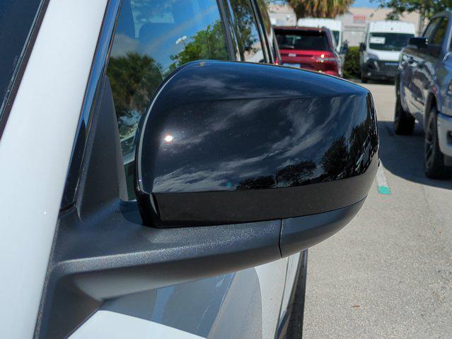 new 2025 Jeep Grand Cherokee car, priced at $32,177