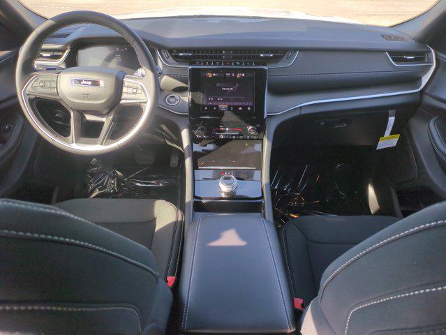 new 2025 Jeep Grand Cherokee car, priced at $32,101