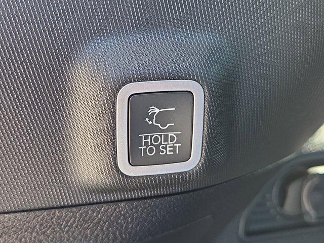 new 2025 Jeep Grand Cherokee car, priced at $33,085