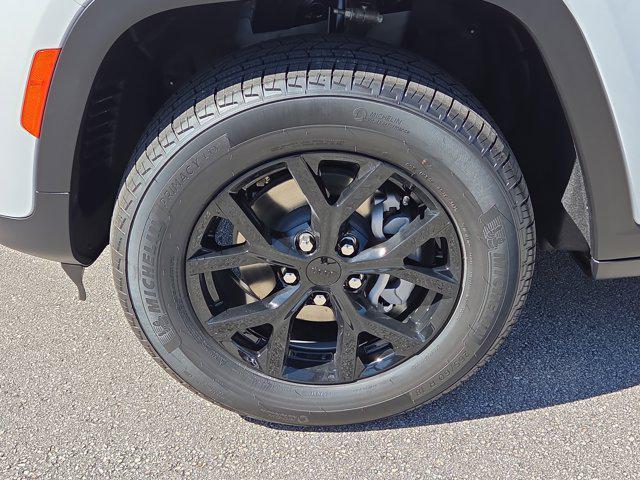 new 2025 Jeep Grand Cherokee car, priced at $33,085