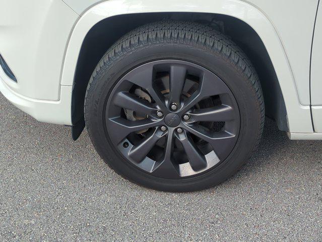 used 2019 Jeep Cherokee car, priced at $15,996