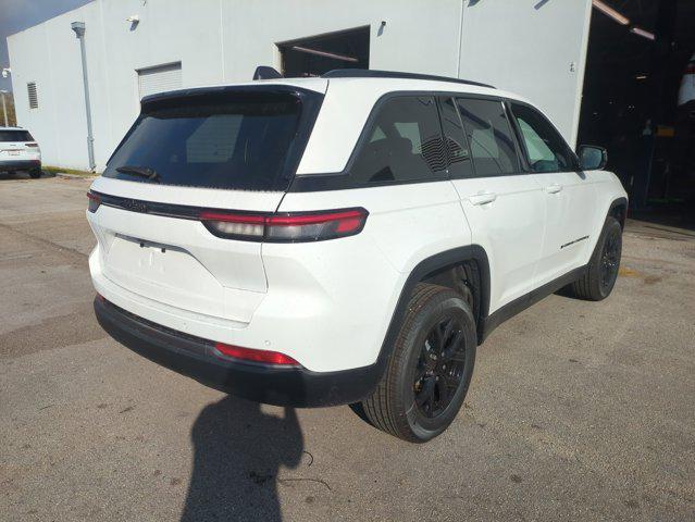 new 2026 Jeep Grand Cherokee car, priced at $39,890