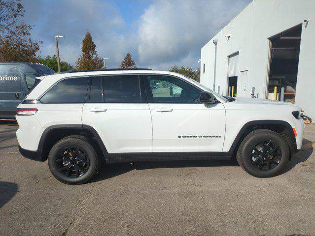 new 2026 Jeep Grand Cherokee car, priced at $39,890