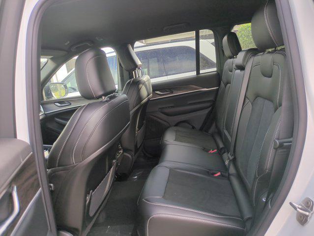 new 2026 Jeep Grand Cherokee car, priced at $39,890