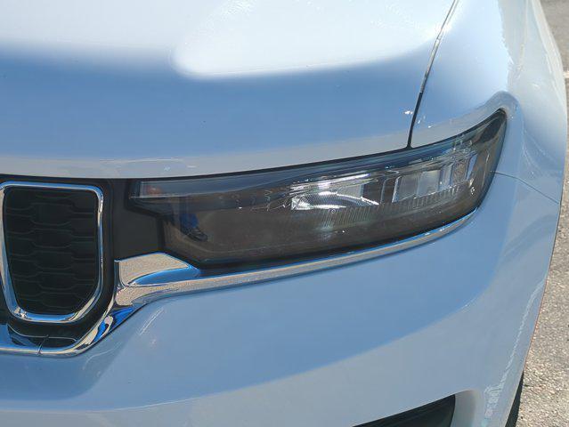 new 2025 Jeep Grand Cherokee car, priced at $32,101