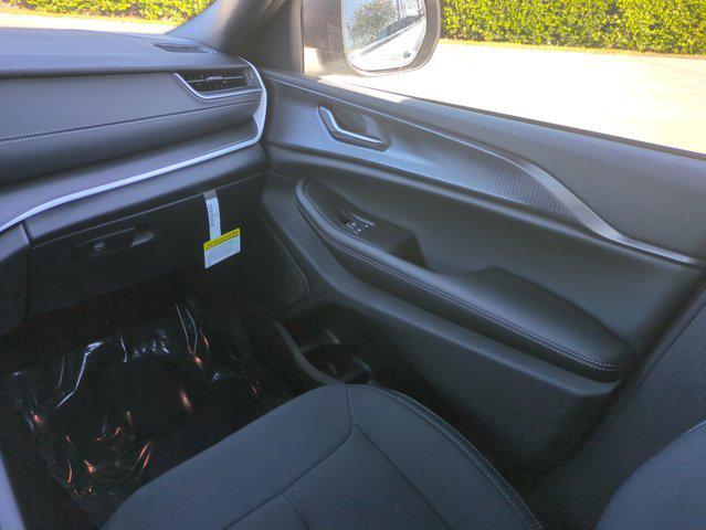 new 2025 Jeep Grand Cherokee car, priced at $32,101