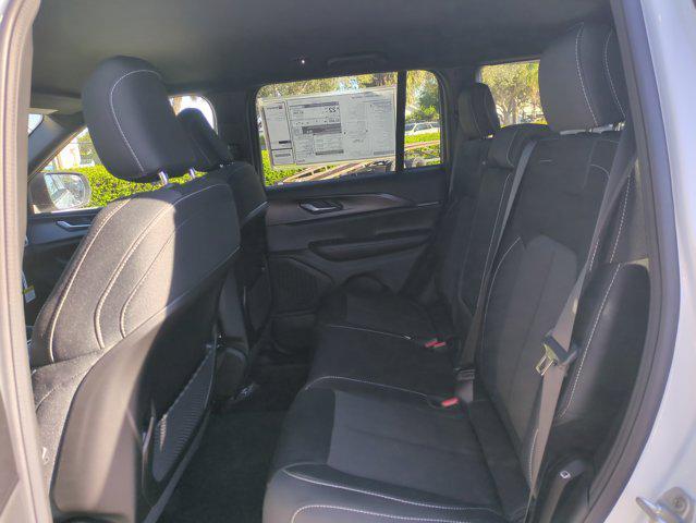 new 2025 Jeep Grand Cherokee car, priced at $32,101