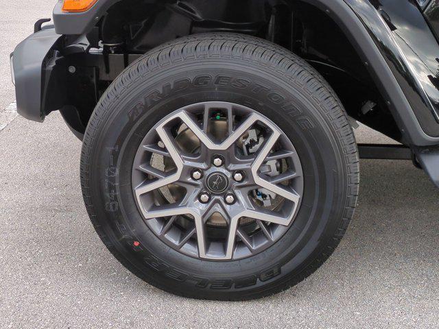 new 2025 Jeep Wrangler car, priced at $47,195