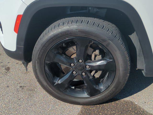 used 2023 Jeep Grand Cherokee car, priced at $23,689