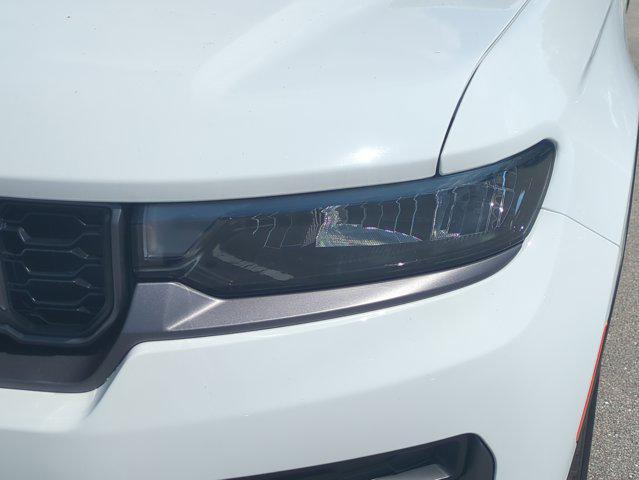 new 2026 Jeep Grand Cherokee car, priced at $40,044