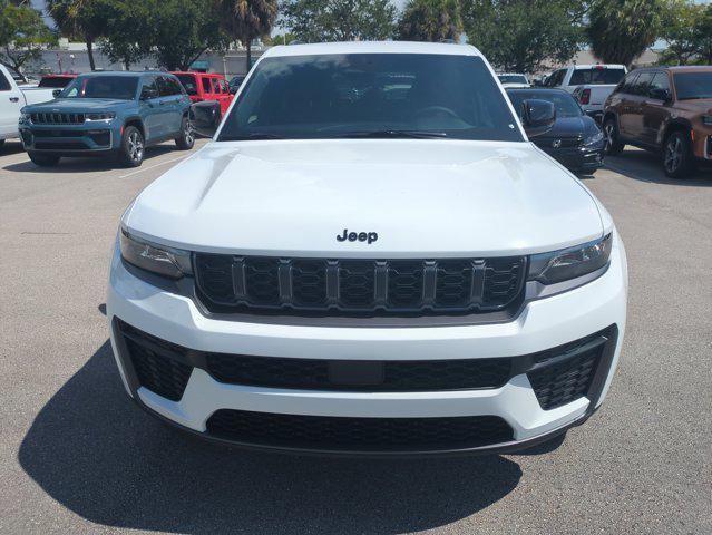 new 2026 Jeep Grand Cherokee car, priced at $40,044