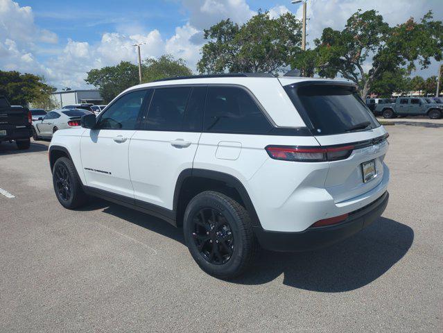 new 2026 Jeep Grand Cherokee car, priced at $40,044