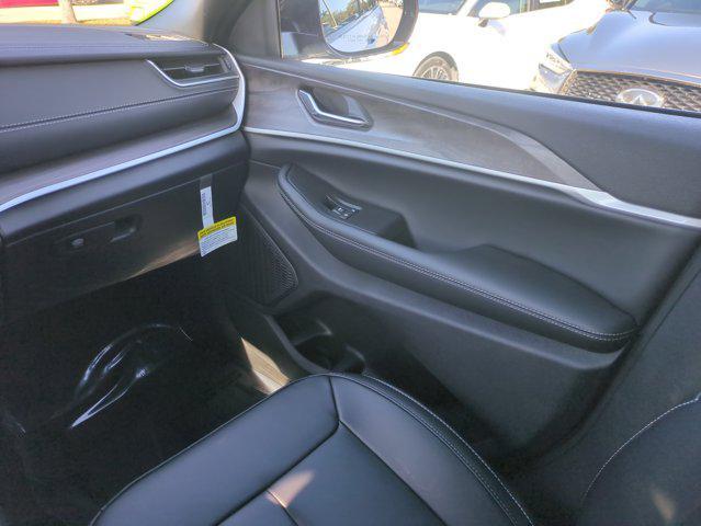 new 2025 Jeep Grand Cherokee car, priced at $41,247