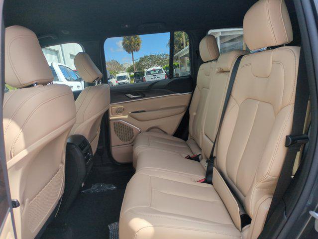 new 2026 Jeep Grand Cherokee car, priced at $41,866