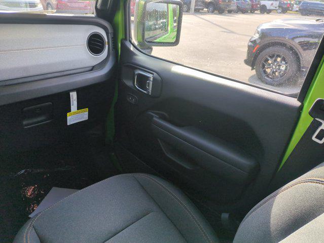 new 2025 Jeep Wrangler car, priced at $45,713